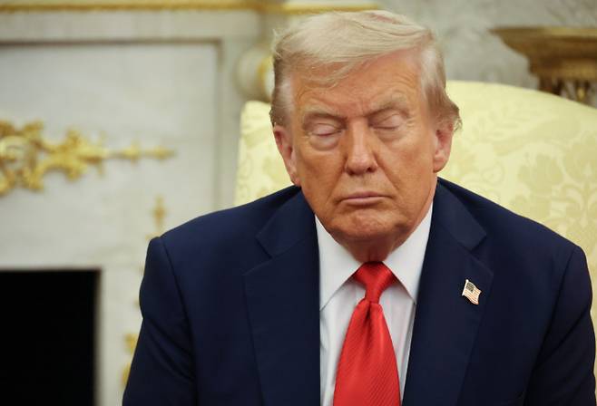 이재명 대통령 발언듣는 트럼프 대통령 (워싱턴=연합뉴스) 한상균 기자 = 도널드 트럼프 미국 대통령이 25일(현지시간) 미국 워싱턴 DC 백악관 오벌오피스에서 열린 한미 정상회담에서 이재명 대통령의 발언을 듣고 있다. 2025.8.26 xyz@yna.co.kr (끝) <저작권자(c) 연합뉴스, 무단 전재-재배포, AI 학습 및 활용 금지> 연합뉴스