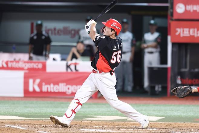 KIA 오선우가 29일 수원 케이티 위즈 파크에서 열린 kt와 원정에서 6회초에 역전 3점 홈런을 치고 있다. KIA 타이거즈