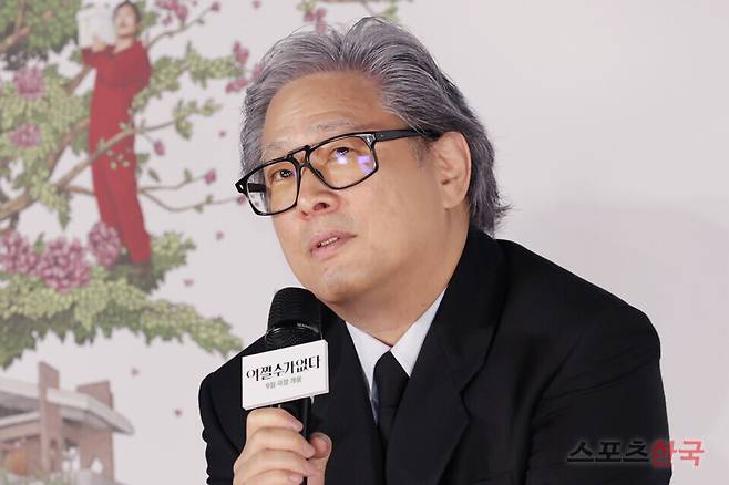 영화 '어쩔수가 없다' 제작보고회에 참석한 박찬욱 감독. 25.8.19 ⓒ이혜영 기자 lhy@hankooki.com