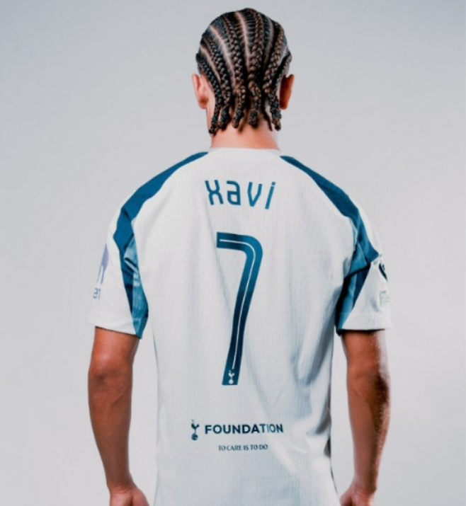 사비 시몬스는 손흥민이 달았던 등 번호 7번을 달고 뛴다. 사진=토트넘 SNS