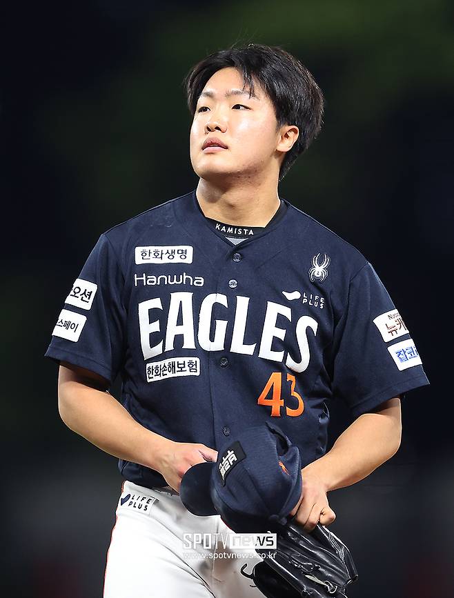 ▲ 정우주는 리그를 대표하는 강력한 패스트볼의 보유자로 추후 선발로서도 충분히 성공할 수 있다는 평가를 받는다 ⓒ곽혜미 기자