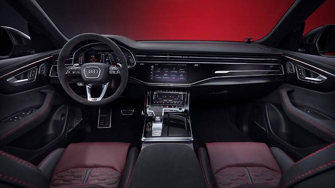 더 뉴 아우디 RS Q8 퍼포먼스