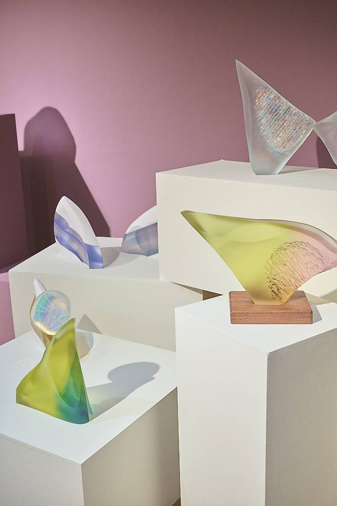 특별기획전 ‘유리: 빛과 불의 연금술’에서 만날 수 있는 유리공예 작품. 사진=도진영