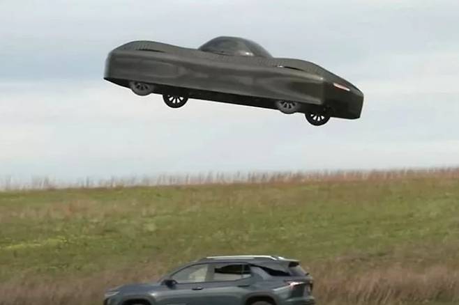 미국에서 세계 최초로 '하늘을 나는 전기자동차' 시험비행이 시작된다. /사진=미국 NBC 캡처