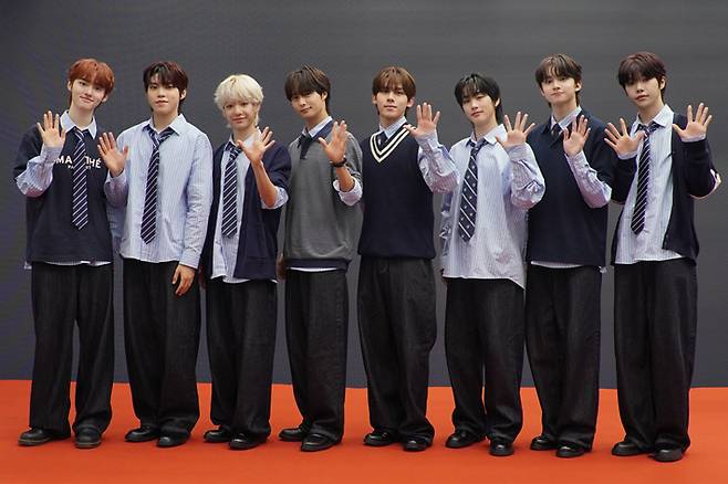 내년 1월 정식 데뷔를 예고한 그룹 유어즈. 피나클엔터테인먼트 제공