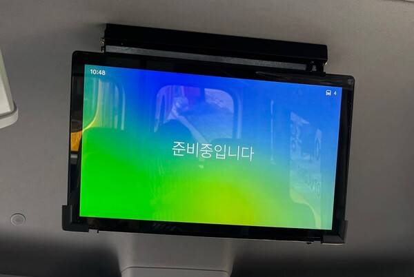 1일 광주투어버스 내부에 설치된 모니터 화면에 '준비 중입니다'라는 문구가 띄워져 있다. 정상아 기자