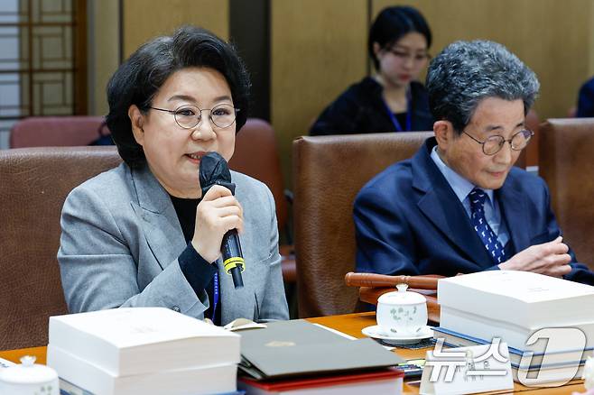 지난3월 17일 서울 여의도 국회에서 열린 국회의장 직속 국민 미래 개헌 자문위원회 위촉식 및 제3차 회의에서 이혜훈 위원장이 인사말을 하고 있다. 2025.3.17/뉴스1 ⓒ News1 안은나 기자