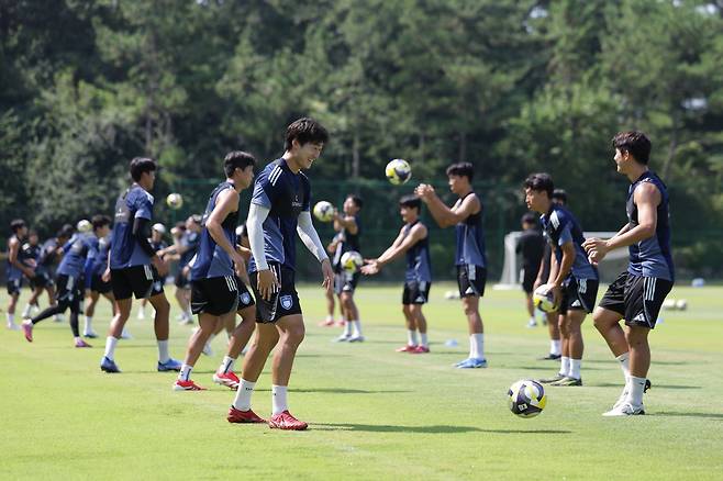 울산강동구장/ K리그1/ 울산HDFC/ 잔디 시찰 및 훈련/ 울산 조현택/ 사진 김정수