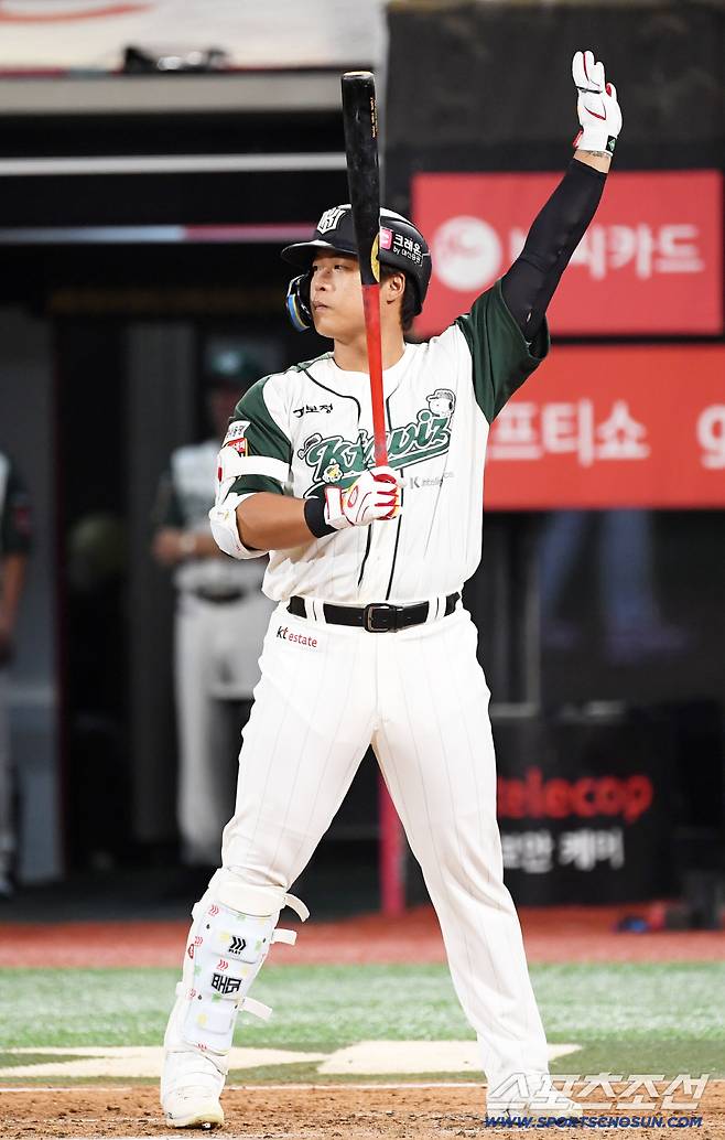 29일 수원KT위즈파크에서 열린 KBO리그 KT 위즈와 KIA 타이거즈의 경기. KT 강백호가 타임을 요청하고 있다. 수원=박재만 기자 pjm@sportschosun.com/2025.08.29/