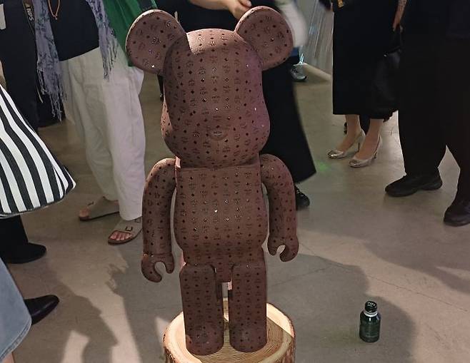 5층에 자리한 인덴야는 일본의 전통 기법인 '고슈 인덴'을 활용해 MCM의 시그니처 비세토스 모노그램을 베어브릭이라는 오브제를 통해 재해석했다. ⓒ데일리안 남가희 기자