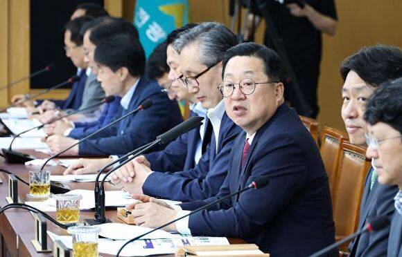 이장우 대전시장이 2일 확대간부회의를 주재하고 있다