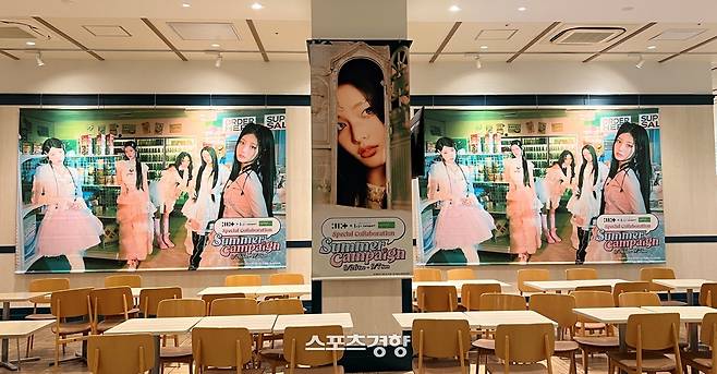 일본 도쿄에 설치된 아일릿 광고물. 빌리프랩 제공