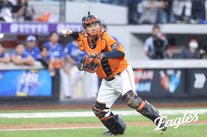 ▲ 올 시즌 팀의 백업 포수로 활약하고 있는 이재원 ⓒ한화이글스