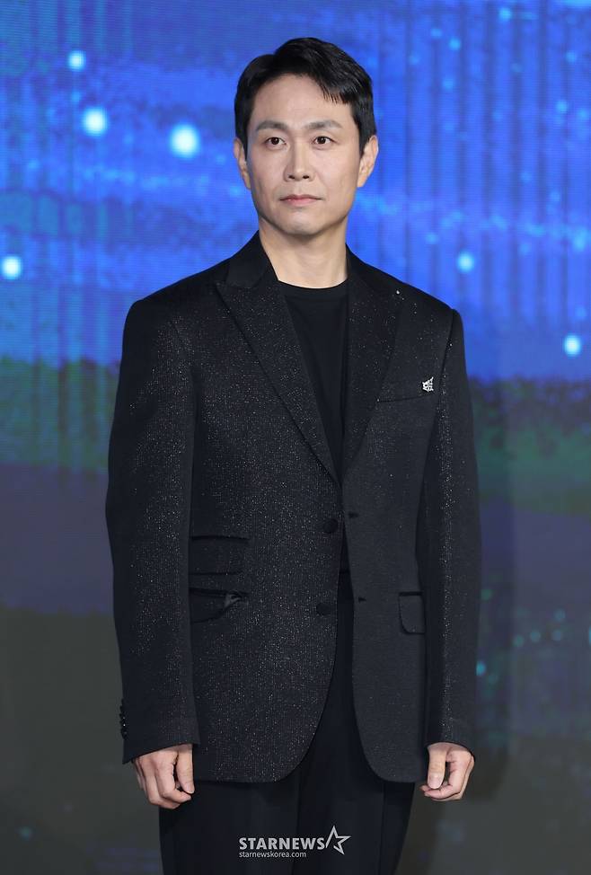 배우 오정세가 2일 오전 서울 포시즌스 호텔에서 진행된 디즈니+ 오리지널 시리즈 '북극성' 제작발표회에 참석해 포즈를 취하고 있다. 유엔대사로서 국제적 명성을 쌓아온 문주(전지현)가 대통령 후보 피격 사건의 배후를 쫓는 가운데, 그녀를 지켜야만 하는 국적불명의 특수요원 산호(강동원)와 함께 한반도를 위협하는 거대한 진실을 마주하는 첩보 멜로 시리즈 '북극성'은 오는 10일 공개된다. /2025.09.10 /사진=이동훈 photoguy@