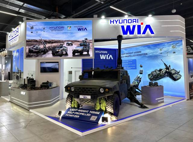 폴란드 국제 방위산업 전시회(MSPO 2025)에 참가한 한화오션(왼쪽부터), 현대위아, SNT 전시장 전경./한화오션·현대위아·SNT/