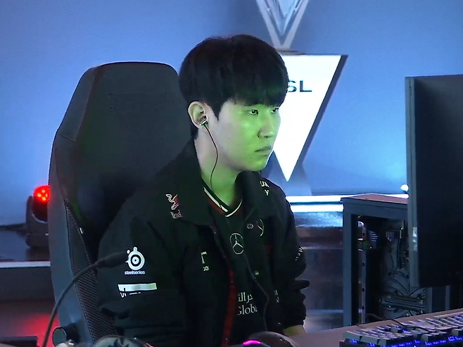 카를루스의 크로스로 득점 찬스를 만들어낸 최호석이 2-0 승리를 기록했다(출처=대회 실황 캡처).