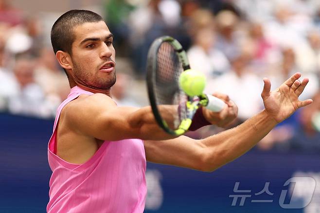 카를로스 알카라스는 US오픈 4강에서 노박 조코비치와 대결한다. ⓒ 로이터=뉴스1