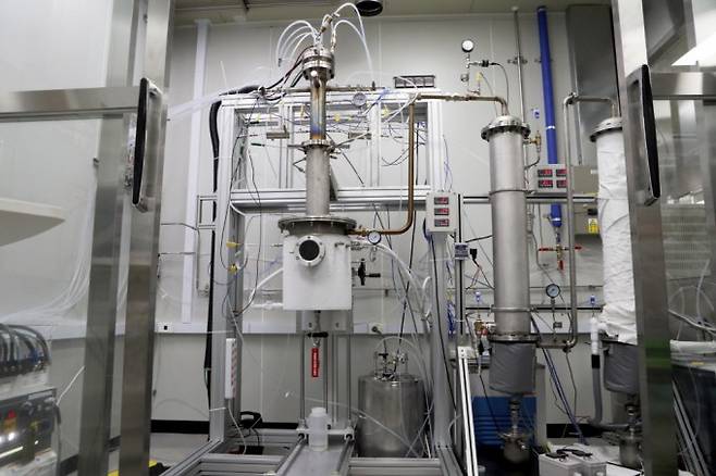 플라즈마 활용 폐유기물 고부가가치 기초원료화 사업단에서 개발한 수소 플라즈마 실증 설비. 한국기계연구원 제공.