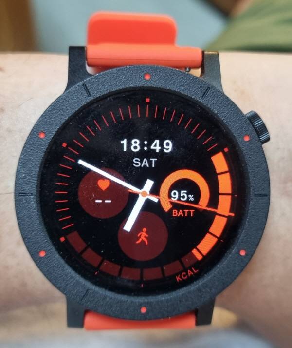 CMF Watch 3 Pro 오렌지색 워치페이스. 정옥재 기자