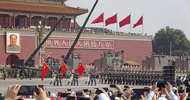 3일 중국 베이징 톈안먼광장에서 전승절 80주년 기념 대규모 열병식이 열렸다. 사진은 행진하는 인민해방군 병사들. 연합뉴스