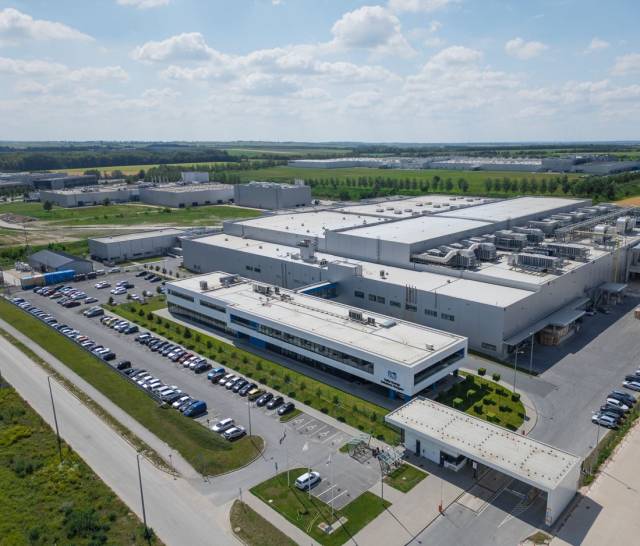 솔루스첨단소재 헝가리 전지박 공장. 사진제공=솔루스첨단소재