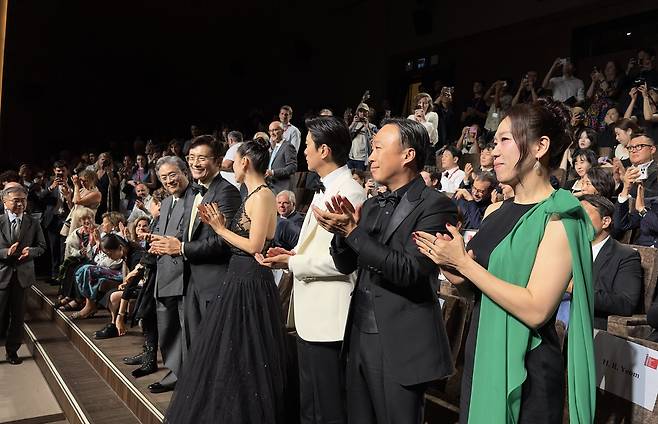 '어쩔수가없다' 팀(CJ ENM 제공)