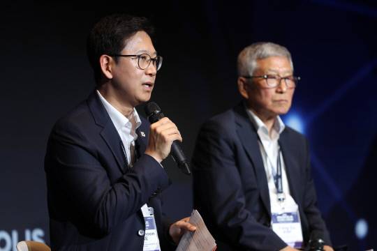 배경훈 과학기술정보통신부 장관은 4일 대전 롯데시티호텔에서 열린 '2025 특구 글로벌 포럼'에 참석했다. 김영태 기자