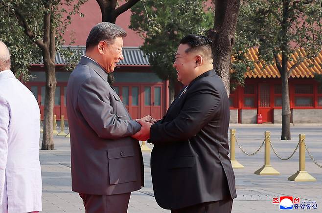 김정은 북한 국무위원장이 지난 3일 중국 베이징에서 진행된 전승절 80주년 기념행사에 참석했다고 조선중앙통신이 4일 보도했다. 연합뉴스