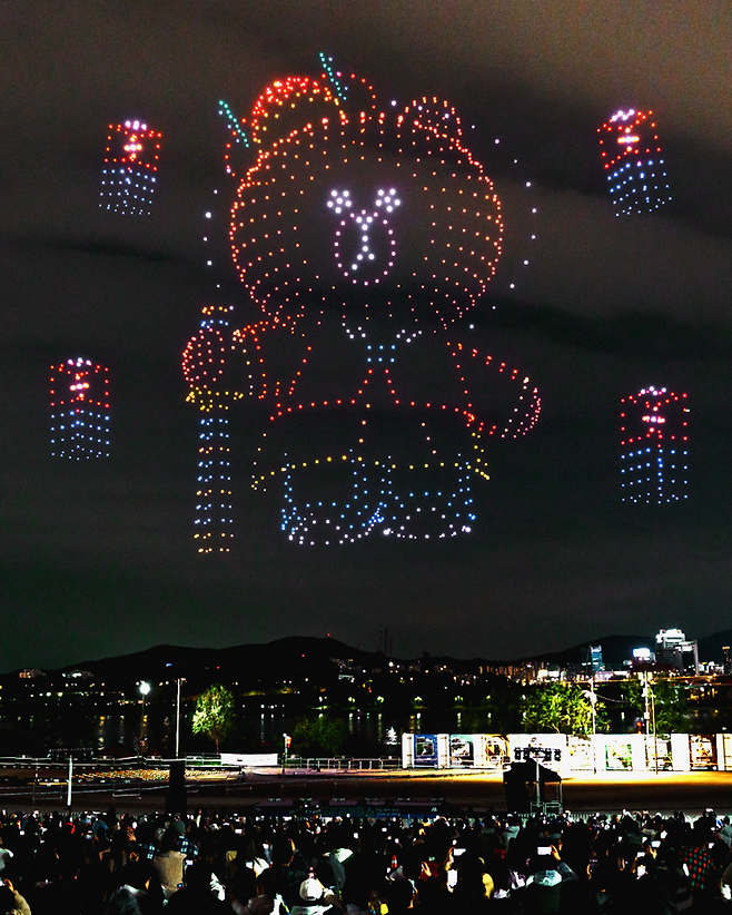 A Line Friends-themed drone show lights up Seoul's night sky on May 5. (Seoul Metropolitan Government)