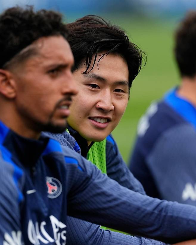 여름 이적시장에서도 팀을 옮기지 못한 PSG 이강인은 이번 시즌에도 소속팀에 남아 험난한 경쟁을 펼쳐야 한다. 사진출처|PSG 페이스북