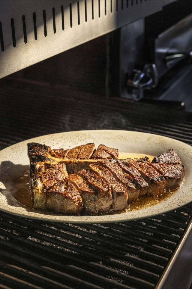 파크 하얏트 부산의 ‘울프강 스테이크하우스’ 스페셜 디너. 파크 하얏트 부산 제공