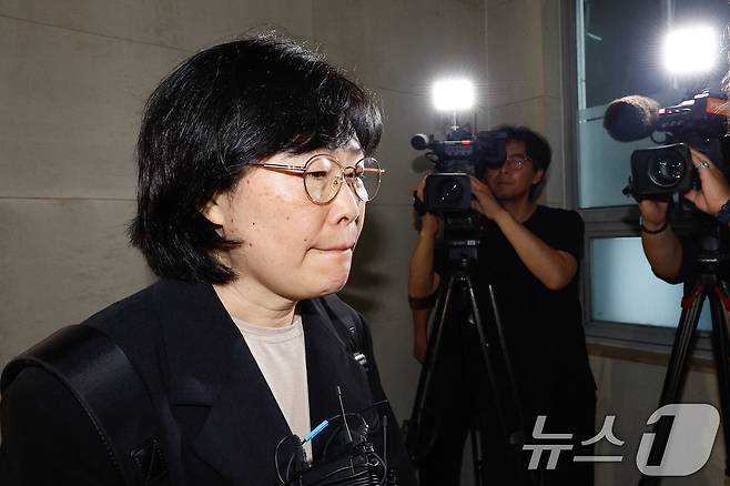 유재은 전 국방부 법무관리관이 5일 오후 서울 서초구 순직해병특검팀 사무실에서 채해병 순직 사건 외압에 관여했다는 의혹과 관련 피의자 신분으로 5차 조사를 받기 위해 출석하고 있다. 2025.9.5/뉴스1 ⓒ News1 안은나 기자