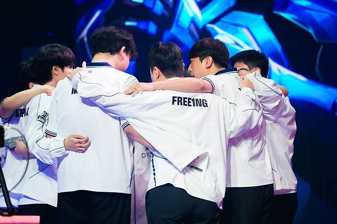 챔피언스 파리에 출전하는 DRX 선수단. 사진 | 라이엇 게임즈