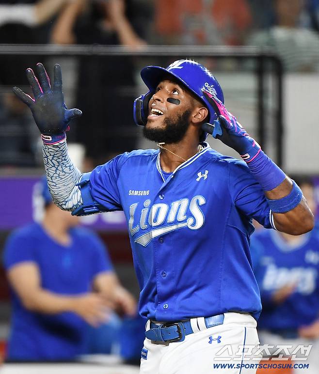 29일 대전 한화생명볼파크에서 열린 삼성-한화전. 3회초 무사 1루. 디아즈가 투런포를 친 후 홈인하고 있다. 대전=정재근 기자 cjg@sportschosun.com/2025.8.29/