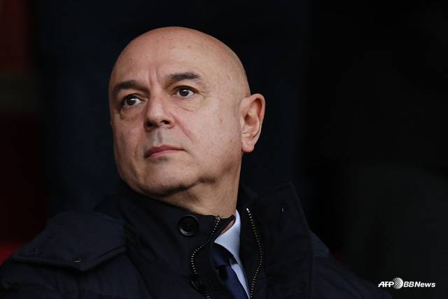 다니엘 레비 회장이 경기를 지켜보고 있다. /AFPBBNews=뉴스1