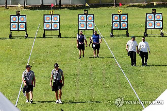 '금빛 활시위' 양궁 연습하는 선수들 (광주=연합뉴스) 정다움 기자 = 광주 2025 현대세계양궁선수권대회가 열리는 5일 오후 광주 남구 광주국제양궁장에서 대회에 출전한 선수들이 공식 연습을 하고 있다. 2025.9.5 daum@yna.co.kr