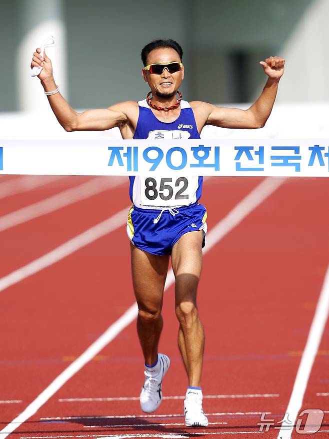 이봉주의 현역 시절 마지막 대회였던 2009년 전국 체전 당시의 모습. (대한체육회 제공)