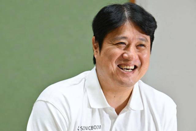 문경은 감독이 다음 시즌 각오를 밝힌 후 환하게 미소 짓고 있다. 강예진 기자