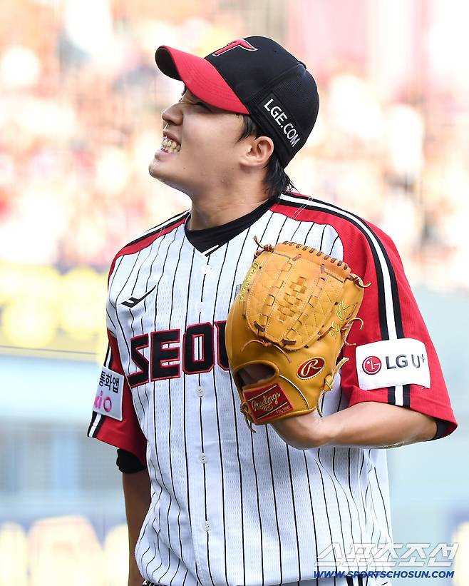 7일 서울 잠실구장에서 열린 SSG-LG전. 1회 3실점, 3회 2실점한 임찬규가 아쉬워하고 있다. 잠실=정재근 기자 cjg@sportschosun.com/2025.9.7/