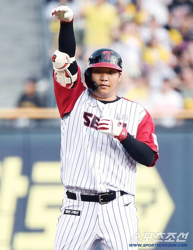 7일 서울 잠실구장에서 열린 SSG-LG전. 4회말 무사 3루 문보경이 1타점 2루타를 친 후 기뻐하고 있다. 잠실=정재근 기자 cjg@sportschosun.com/2025.9.7/