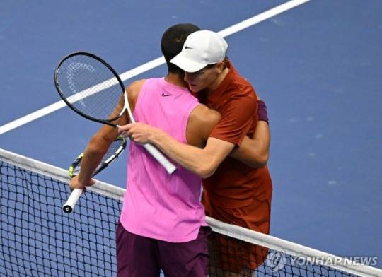 포옹하는 빅2 / 사진=연합뉴스