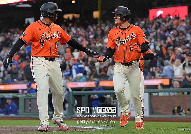 ▲ 이정후 뒤에 뛰어난 타자들이 위치한다면 득점왕 타이틀에도 욕심을 내볼 수 있다