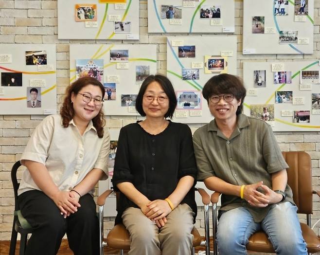 ▲ 왼쪽부터 강효진 생태힐링투어 해설사, 정부자 에코뮤지엄 '곶안' 성찰투어분과장, 김태현 신나는문화학교 운영위원의 모습.