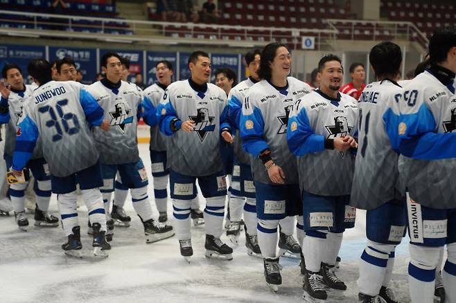 LG 코리아 아이스하키리그에서 우승을 차지한 HL 안양. 사진=HL 안양