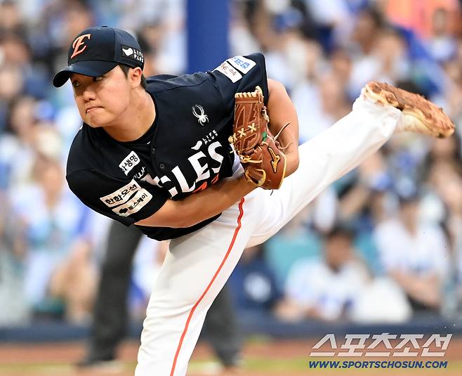 7일 대구 삼성라이온즈파크에서 열린 한화와 삼성의 경기, 4회말 등판한 한화 정우주가 역투하고 있다. 대구=허상욱 기자wook@sportschosun.com/2025.09.07/