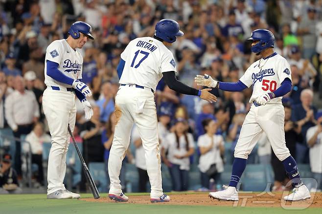 LA 다저스가 10일(한국시간) 열린 2025 메이저리그 콜로라도 로키스와 홈 경기에서 7-2로 이겼다. ⓒ AFP=뉴스1