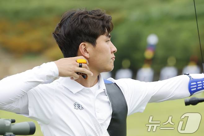 양궁 리커브 김제덕이 9일 광주 국제양궁장에서 열린 광주 2025세계양궁선수권대회에서 예선을 펼치고 있다. 2025.9.9/뉴스1 ⓒ News1 김태성 기자