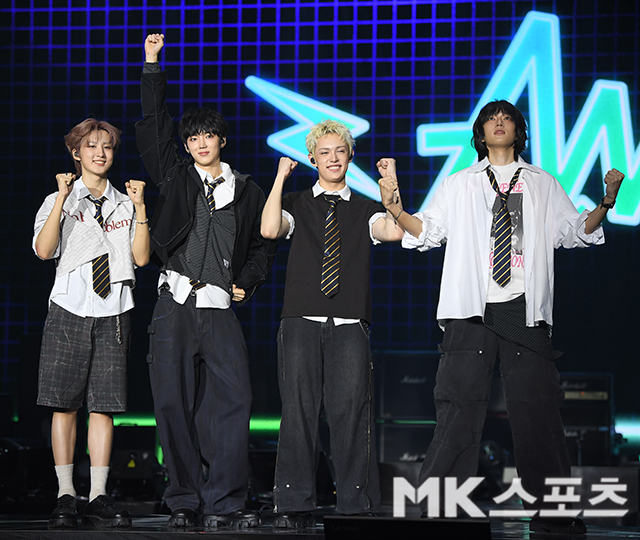 10일 오후 서울 올림픽공원 올림픽홀에서 FNC엔터테인먼트(이하 FNC) 신인 보이 밴드 AxMxP(에이엠피)의 ‘1st Album ‘AxMxP’ 데뷔 쇼케이스를 진행됐다. / 사진 = 천정환 기자