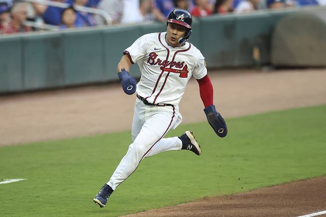 <yonhap photo-2082="">애틀랜타에서 뛰고 있는 김하성. AP=연합뉴스 </yonhap>