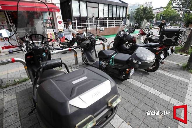 배달 오토바이가 주차돼 있는 모습. 기사와는 무관. 아시아경제DB